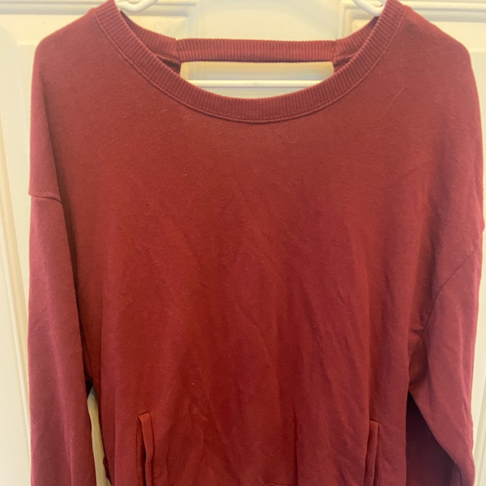 Hollister Open Back Sweatshirt in Cranberry